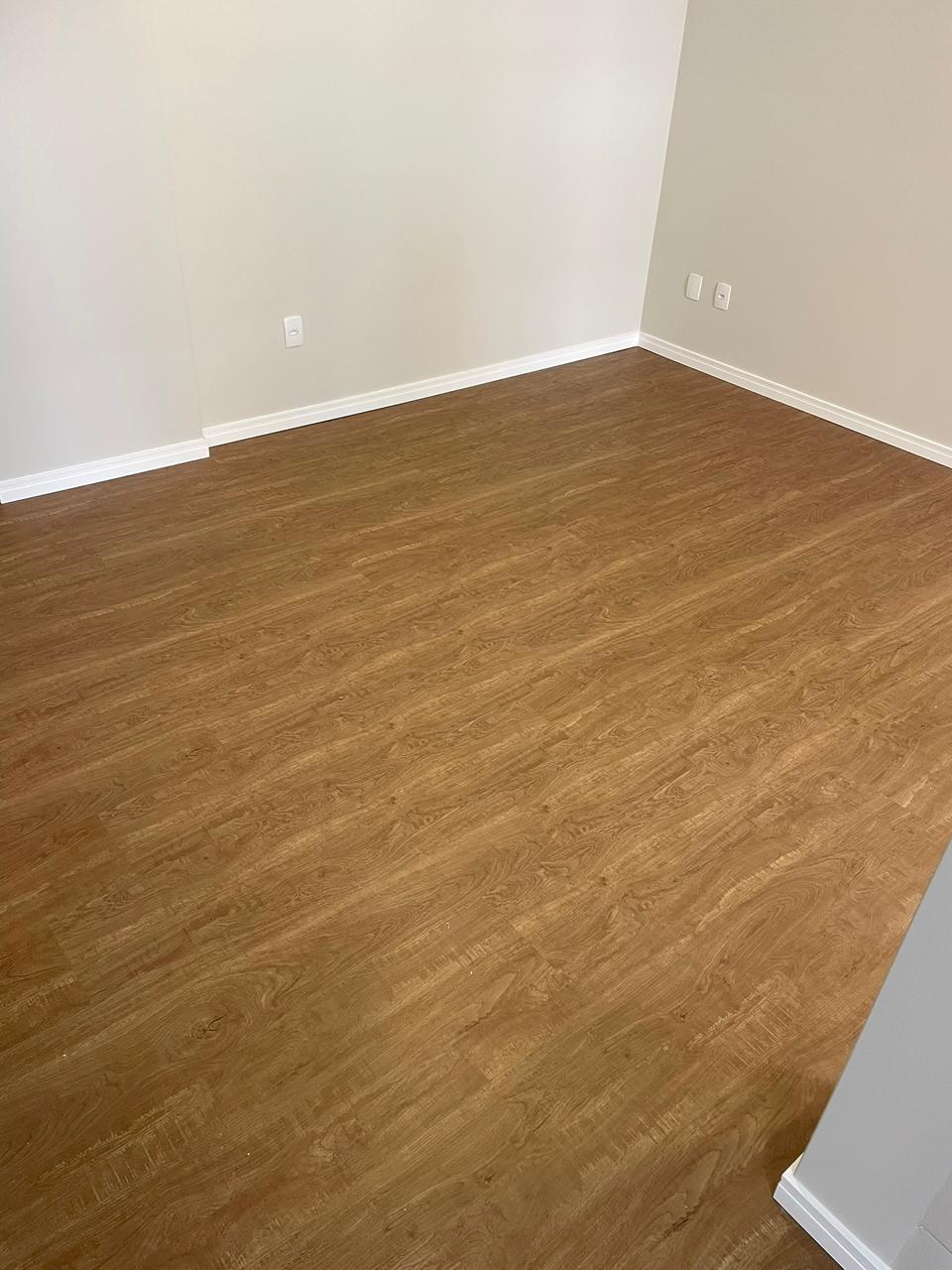 Foto de instalação de piso vinílico